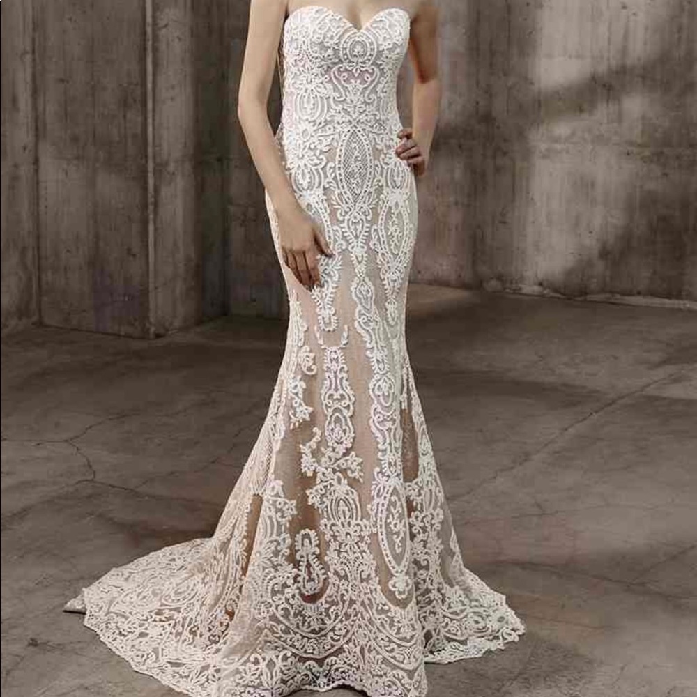 Badgley Mischka - “Amal” - Size 10